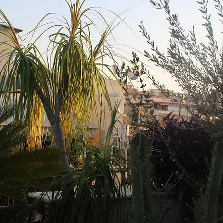 דירה Grey Stones & Balcony *
