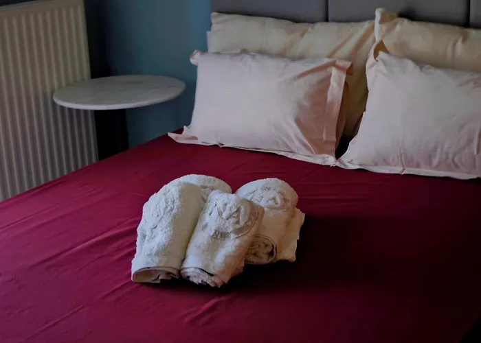 Grey Stones & Balcony Appartement Patras