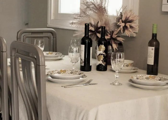 Grey Stones & Balcony Appartement Patras