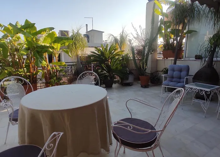 Grey Stones & Balcony Appartement