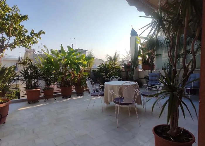 Grey Stones & Balcony Appartement Patras