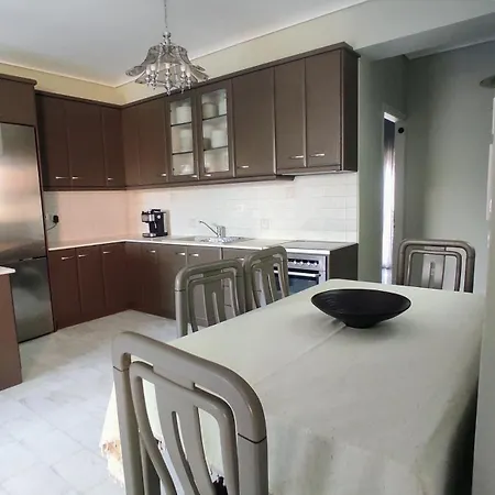 Grey Stones & Balcony Apartment Patras