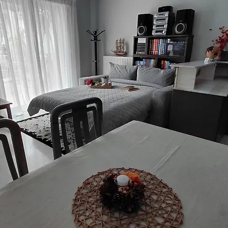 Grey Stones & Balcony פאטרה