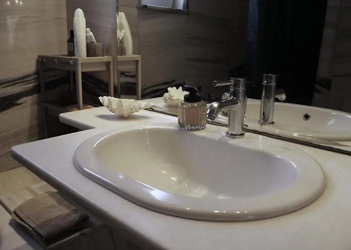 Grey Stones & Balcony * 파트라